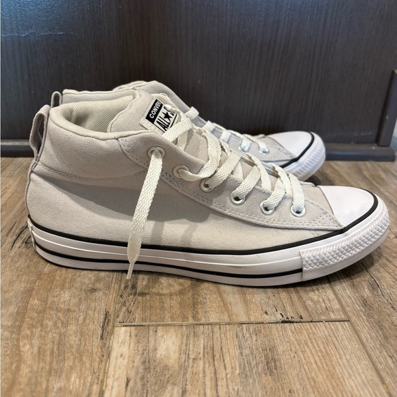 Converse Cream High-Top Sneakers Size 10 Woman’s / 8 Men’s - Picture 3 of 8
